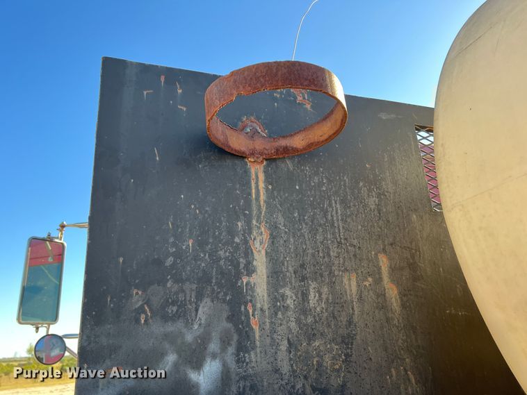 image for item DO8859 1992 Freightliner FLD  flatbed truck