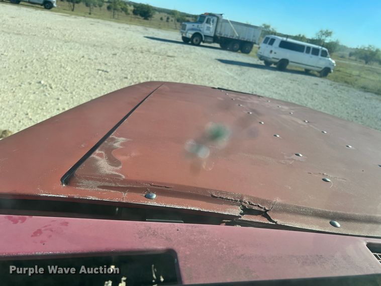 image for item DO8859 1992 Freightliner FLD  flatbed truck