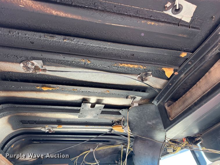 image for item DO8859 1992 Freightliner FLD  flatbed truck