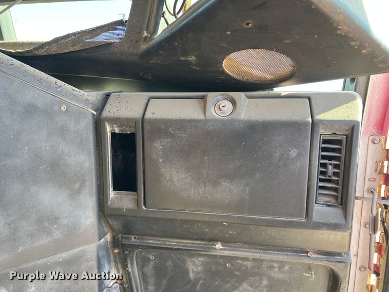 image for item DO8859 1992 Freightliner FLD  flatbed truck