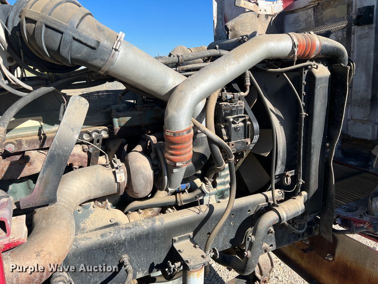 image for item DO8859 1992 Freightliner FLD  flatbed truck