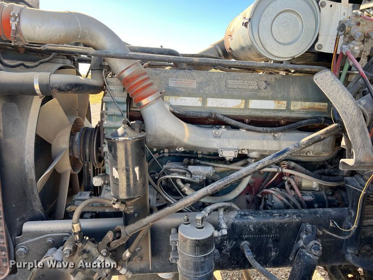 image for item DO8859 1992 Freightliner FLD  flatbed truck