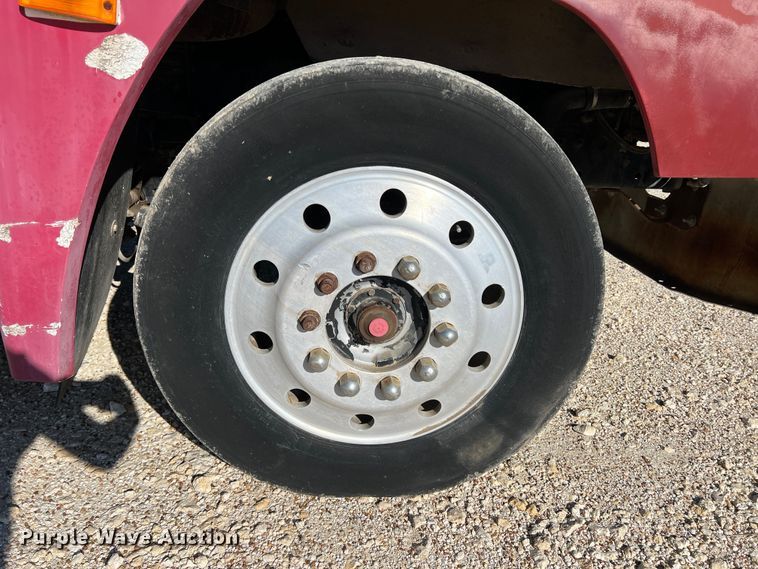 image for item DO8859 1992 Freightliner FLD  flatbed truck