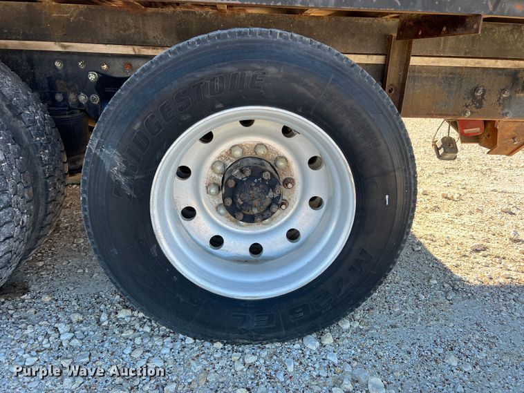 image for item DO8859 1992 Freightliner FLD  flatbed truck