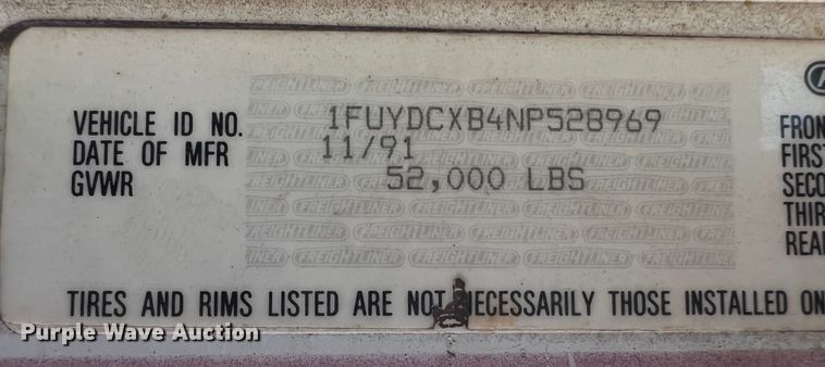 image for item DO8859 1992 Freightliner FLD  flatbed truck