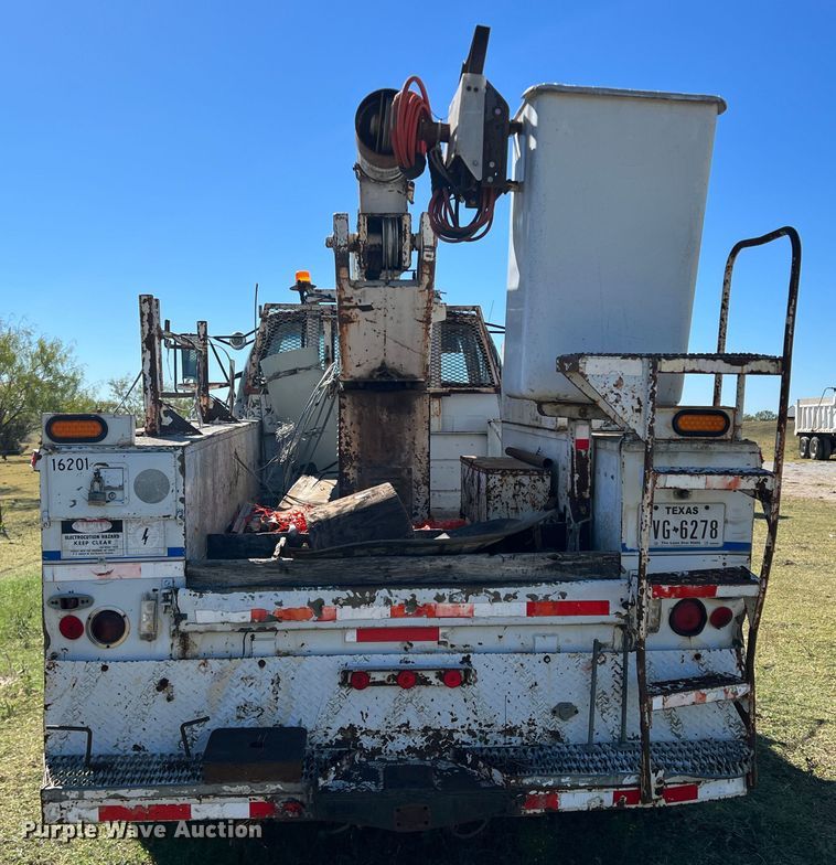 image for item DO8860 1991 Chevrolet Kodiak  bucket truck