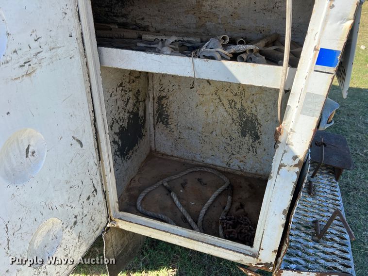 image for item DO8860 1991 Chevrolet Kodiak  bucket truck