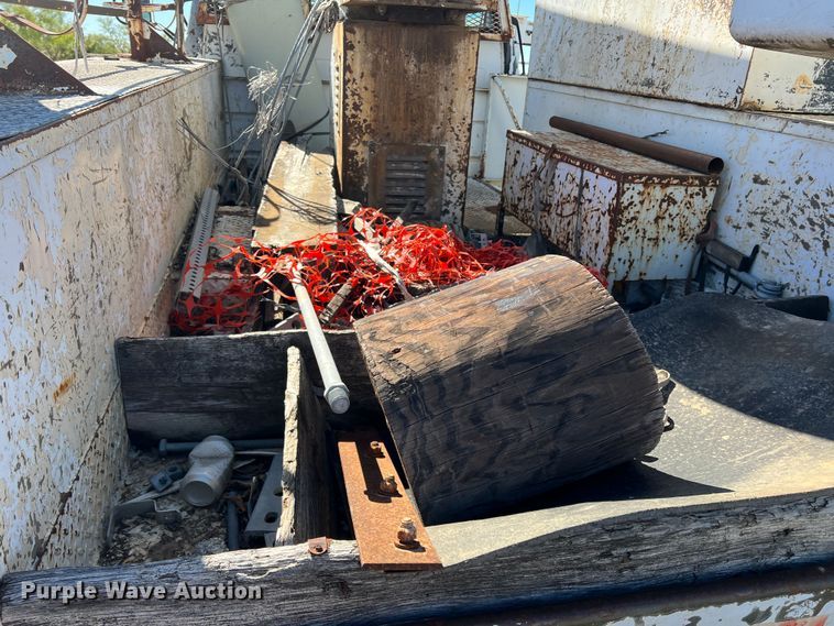 image for item DO8860 1991 Chevrolet Kodiak  bucket truck