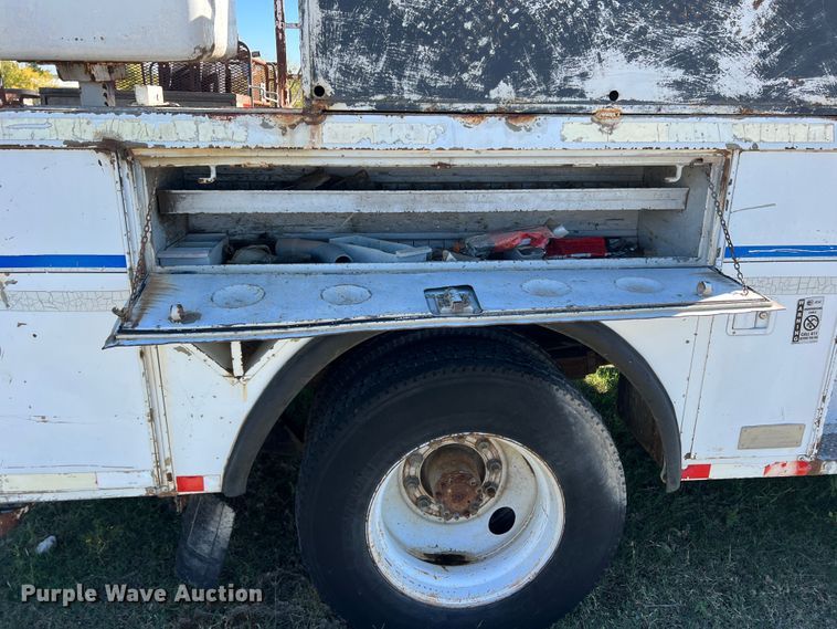 image for item DO8860 1991 Chevrolet Kodiak  bucket truck