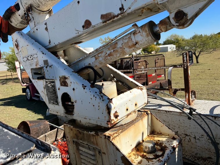 image for item DO8860 1991 Chevrolet Kodiak  bucket truck