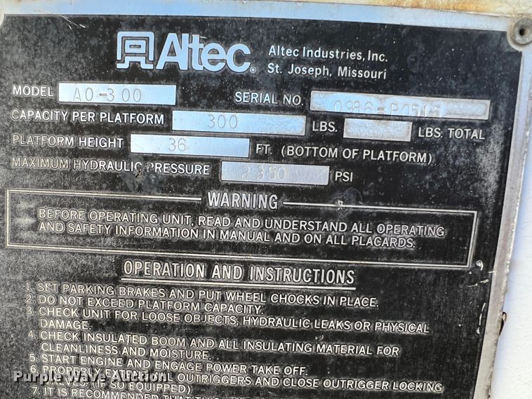 image for item DO8860 1991 Chevrolet Kodiak  bucket truck