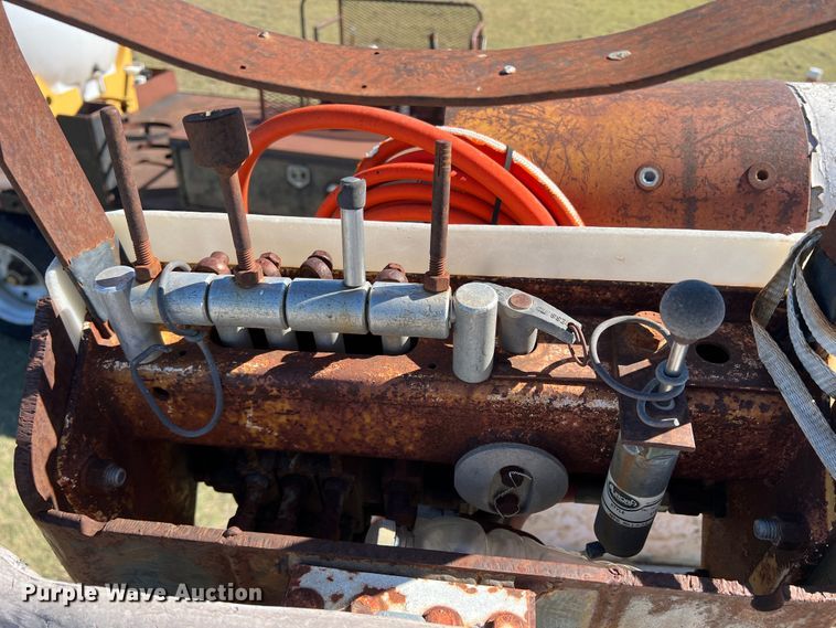 image for item DO8860 1991 Chevrolet Kodiak  bucket truck