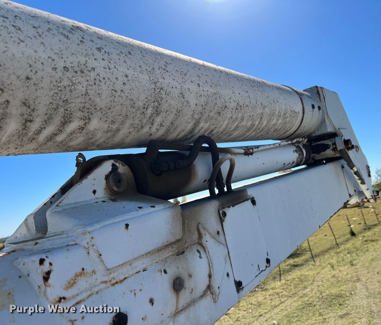 image for item DO8860 1991 Chevrolet Kodiak  bucket truck
