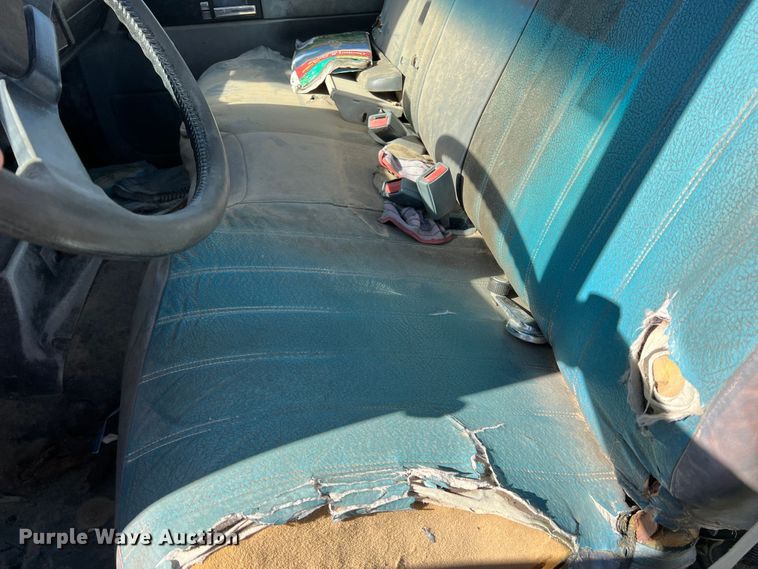 image for item DO8860 1991 Chevrolet Kodiak  bucket truck