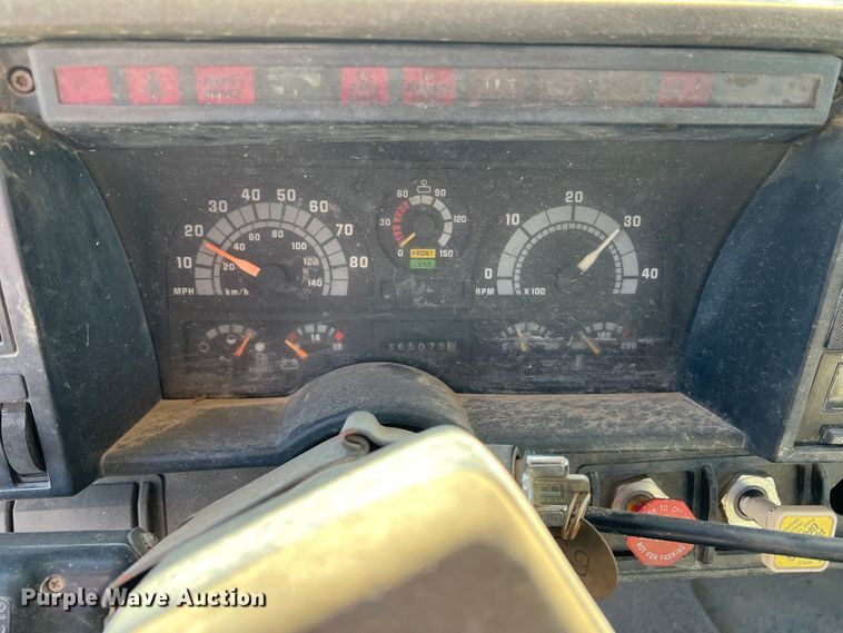 image for item DO8860 1991 Chevrolet Kodiak  bucket truck