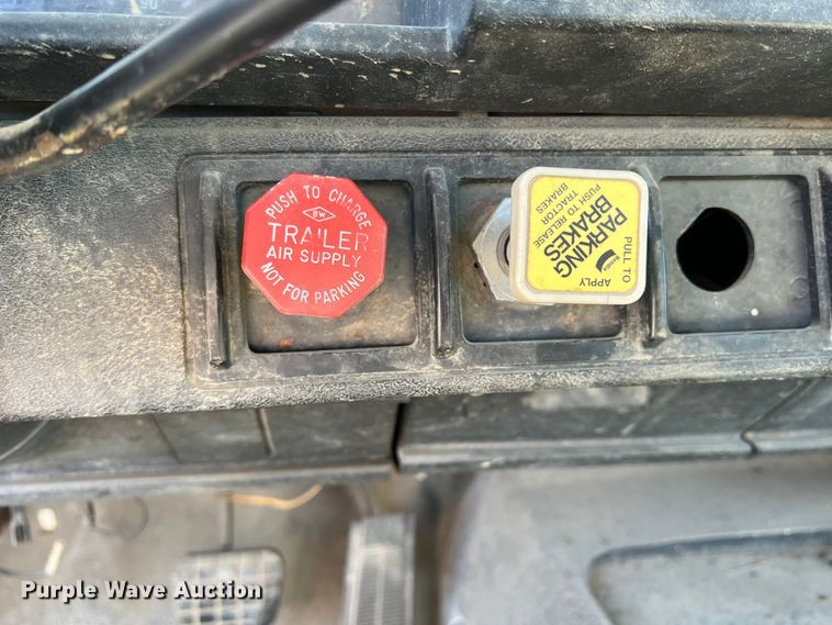 image for item DO8860 1991 Chevrolet Kodiak  bucket truck