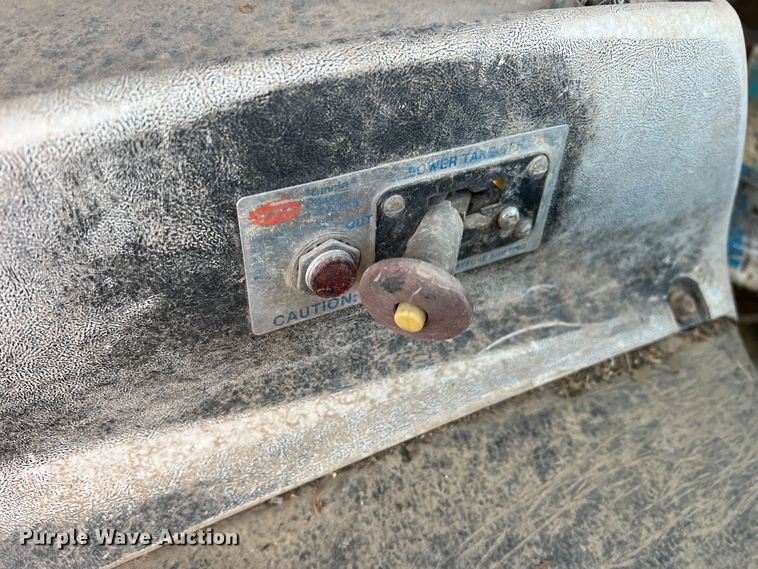 image for item DO8860 1991 Chevrolet Kodiak  bucket truck