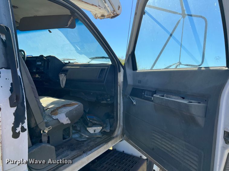 image for item DO8860 1991 Chevrolet Kodiak  bucket truck