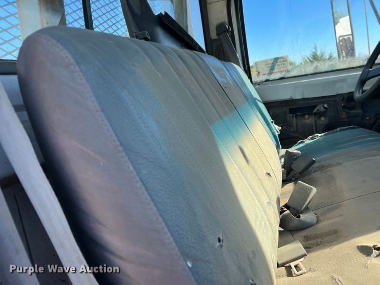 image for item DO8860 1991 Chevrolet Kodiak  bucket truck