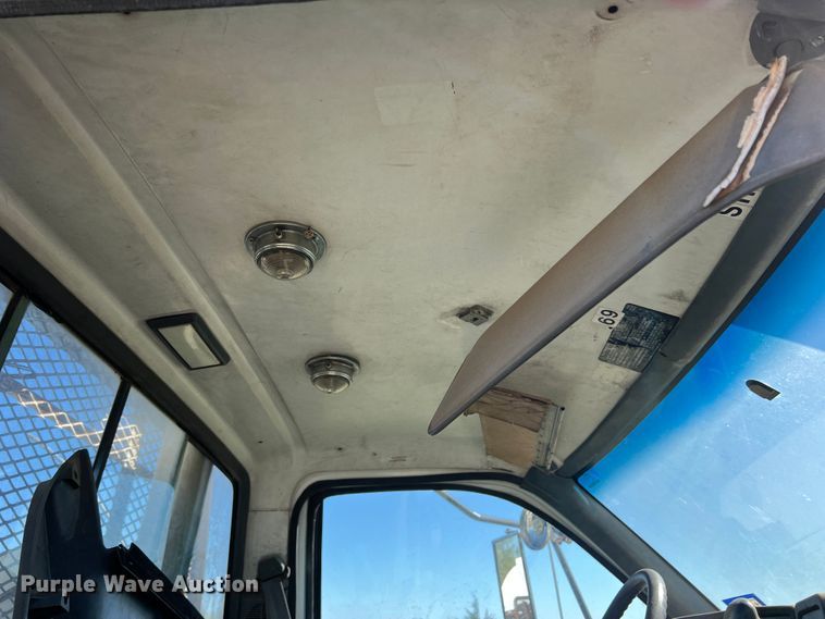 image for item DO8860 1991 Chevrolet Kodiak  bucket truck