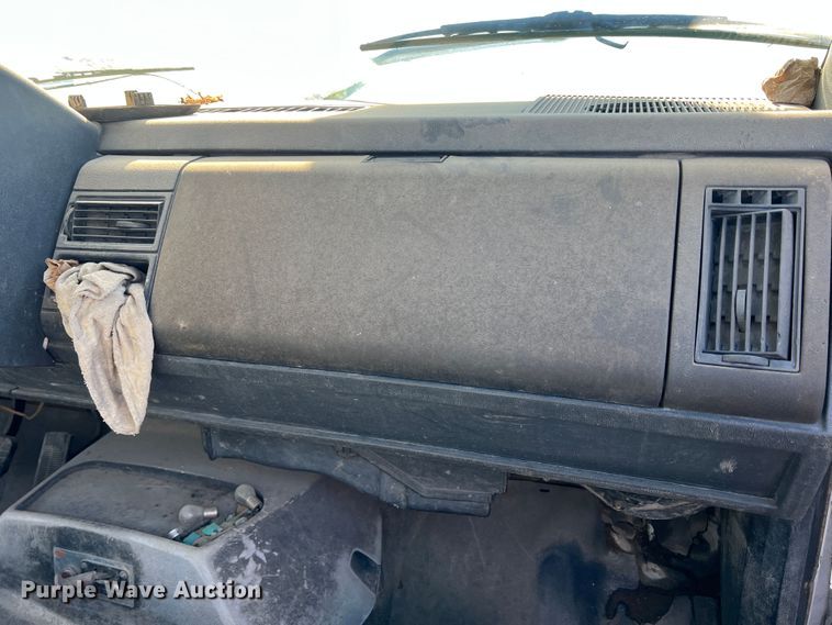 image for item DO8860 1991 Chevrolet Kodiak  bucket truck