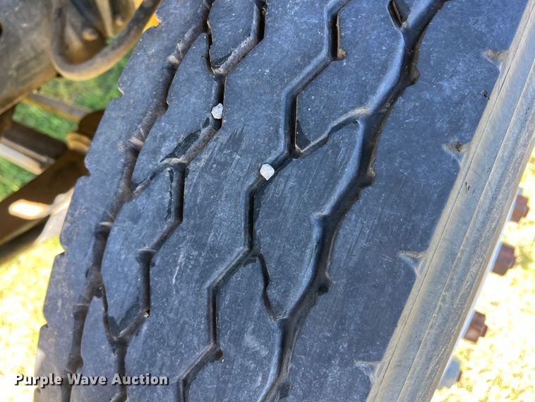 image for item DO8860 1991 Chevrolet Kodiak  bucket truck