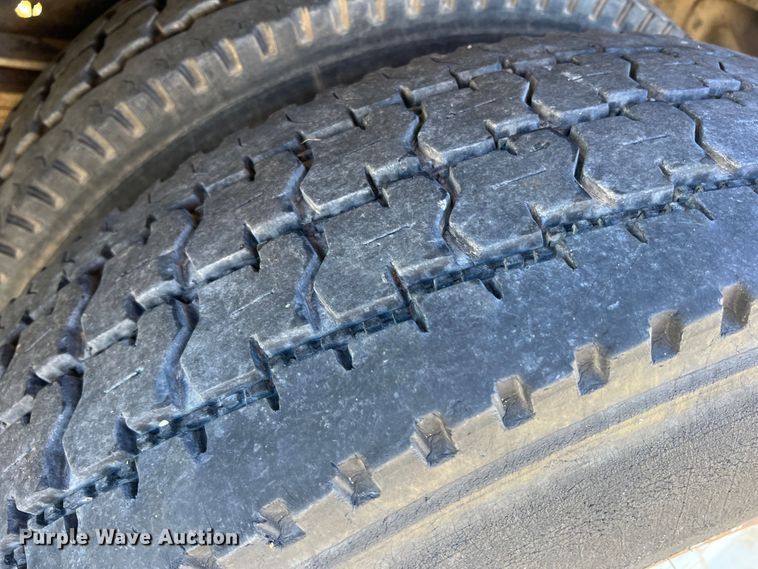 image for item DO8860 1991 Chevrolet Kodiak  bucket truck