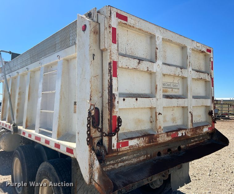 image for item DO8861 2001 Peterbilt 330  dump truck