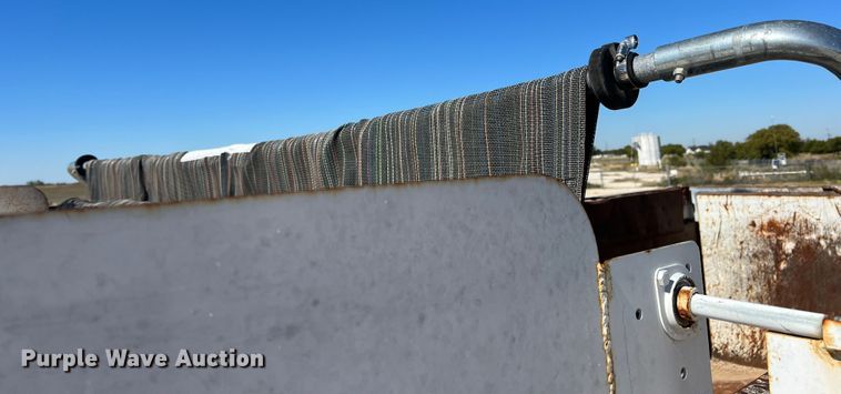 image for item DO8861 2001 Peterbilt 330  dump truck