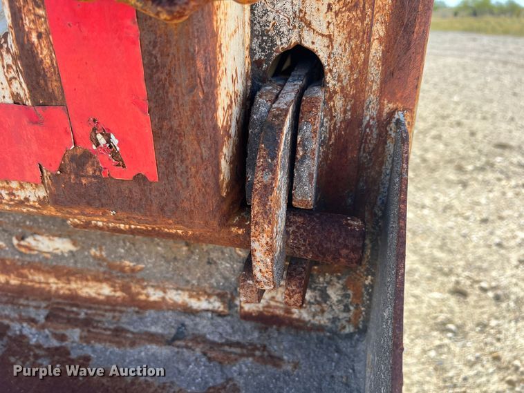 image for item DO8861 2001 Peterbilt 330  dump truck