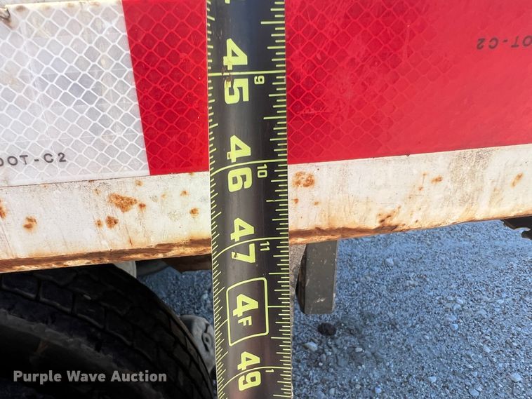 image for item DO8861 2001 Peterbilt 330  dump truck