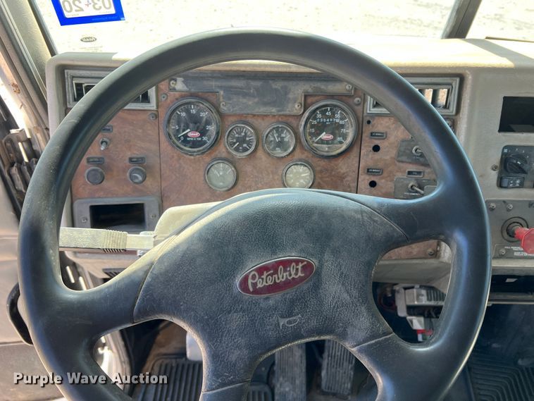 image for item DO8861 2001 Peterbilt 330  dump truck