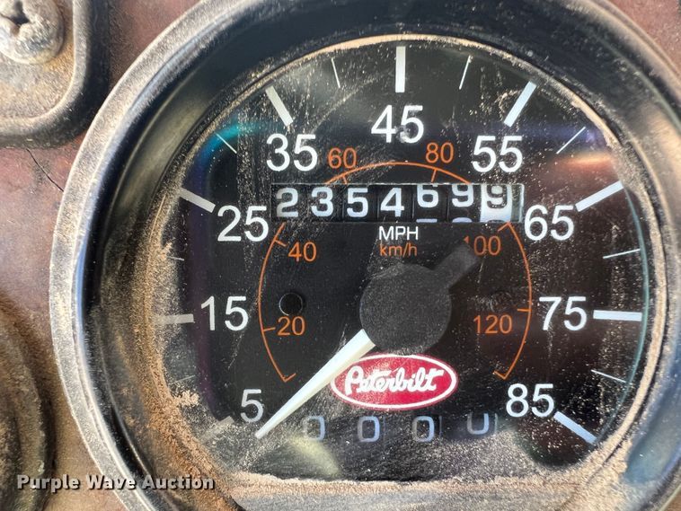 image for item DO8861 2001 Peterbilt 330  dump truck