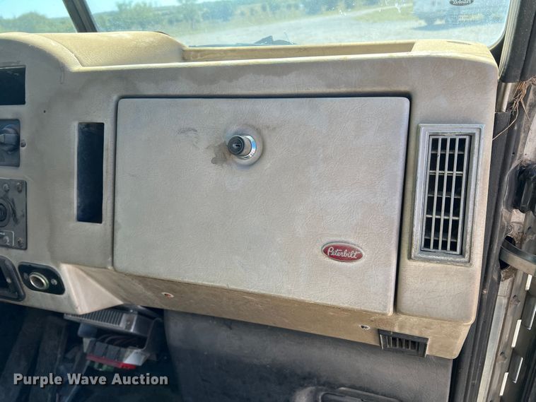 image for item DO8861 2001 Peterbilt 330  dump truck