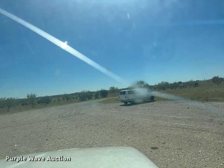 image for item DO8861 2001 Peterbilt 330  dump truck