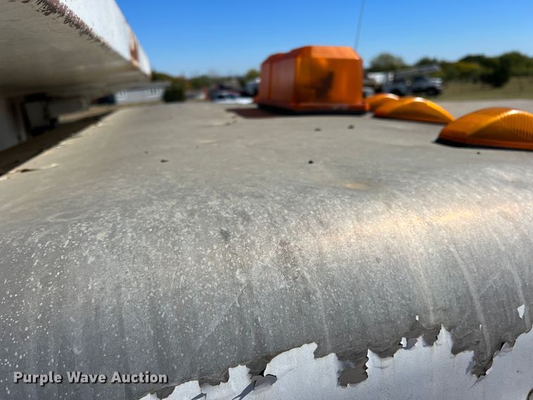 image for item DO8861 2001 Peterbilt 330  dump truck