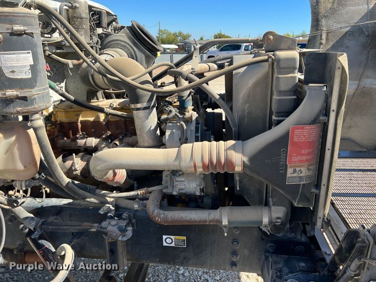 image for item DO8861 2001 Peterbilt 330  dump truck