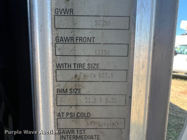 image for item DO8861 2001 Peterbilt 330  dump truck