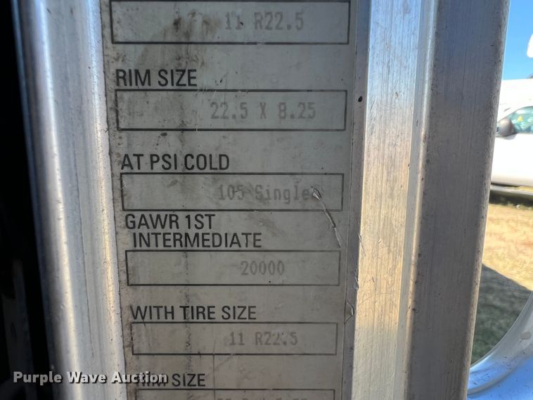 image for item DO8861 2001 Peterbilt 330  dump truck