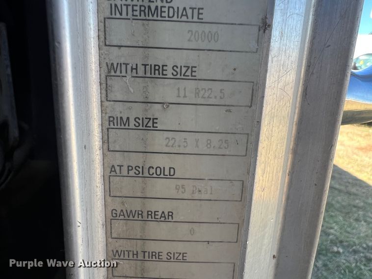 image for item DO8861 2001 Peterbilt 330  dump truck