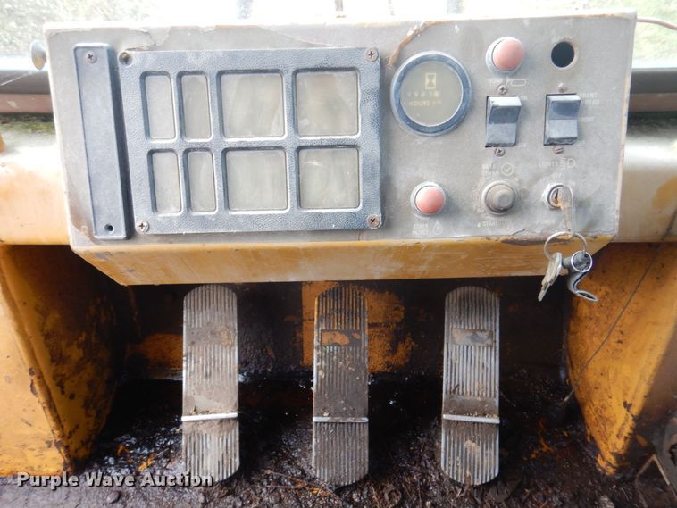 image for item DP0404 Dresser  track loader