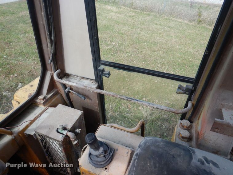 image for item DP0404 Dresser  track loader