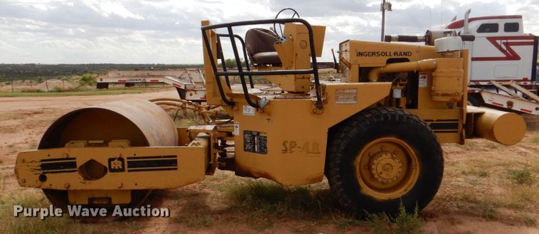 image for item DQ1867 1980 Ingersoll Rand SP-48  single drum roller