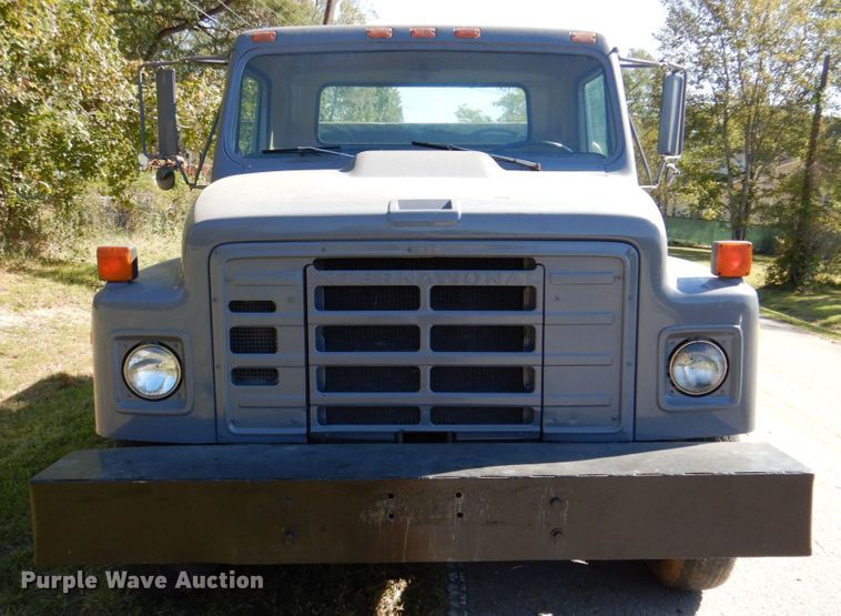 image for item DQ1873 1982 International S1954  dump truck