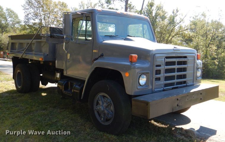 image for item DQ1873 1982 International S1954  dump truck