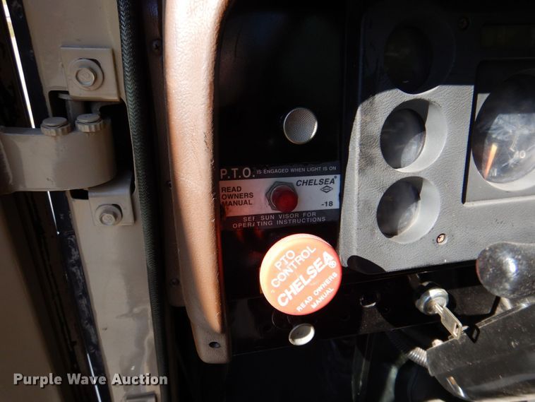 image for item DQ1873 1982 International S1954  dump truck