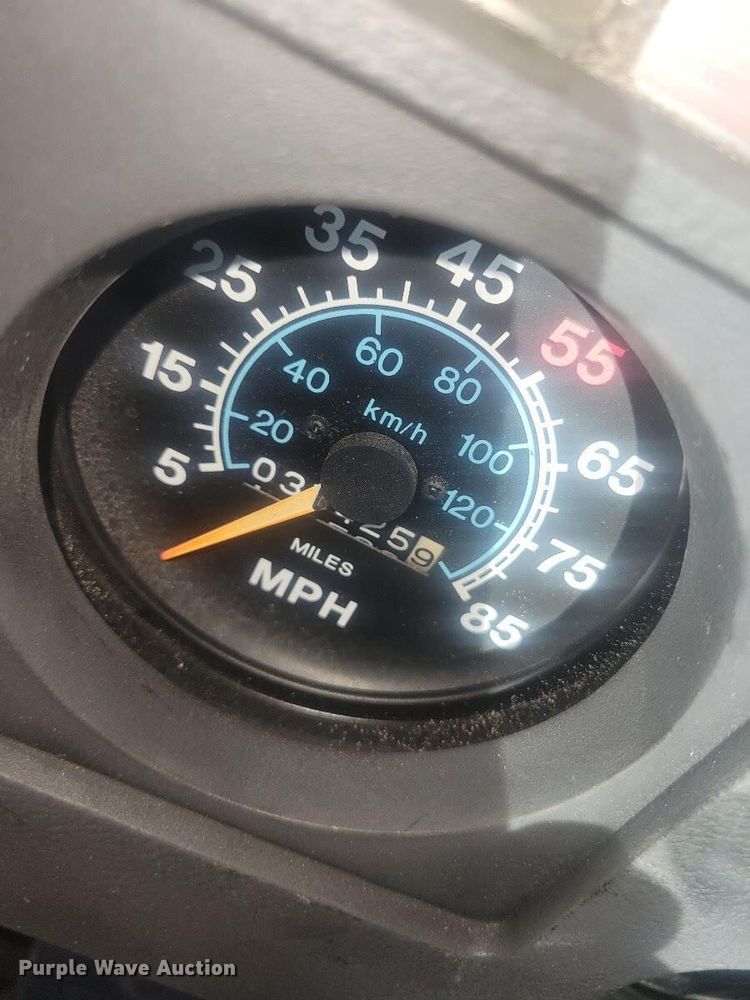 image for item DQ1873 1982 International S1954  dump truck