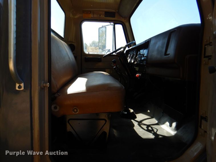 image for item DQ1873 1982 International S1954  dump truck