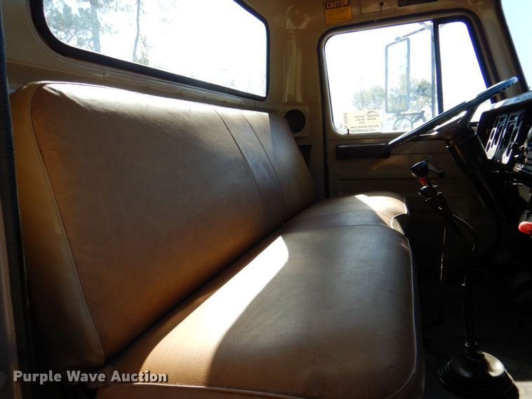 image for item DQ1873 1982 International S1954  dump truck