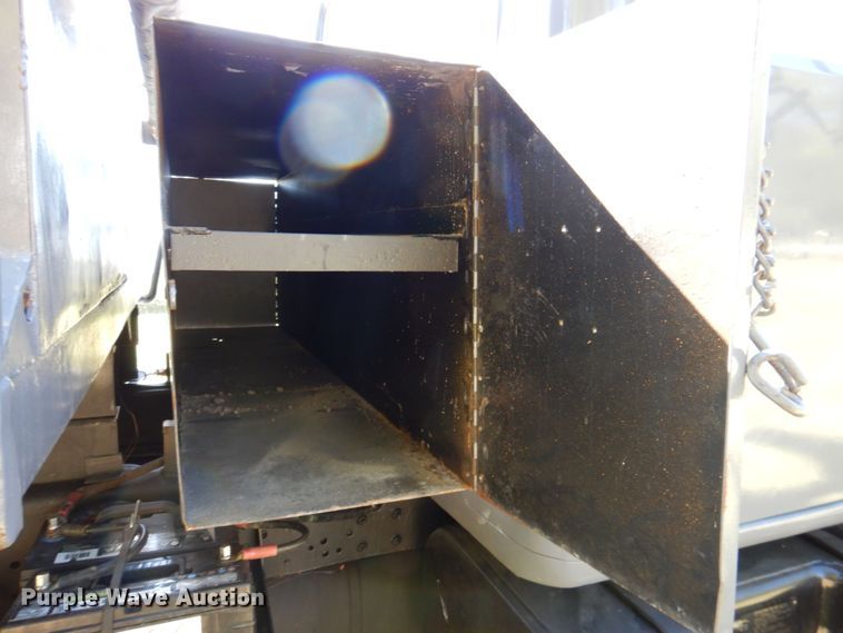 image for item DQ1873 1982 International S1954  dump truck